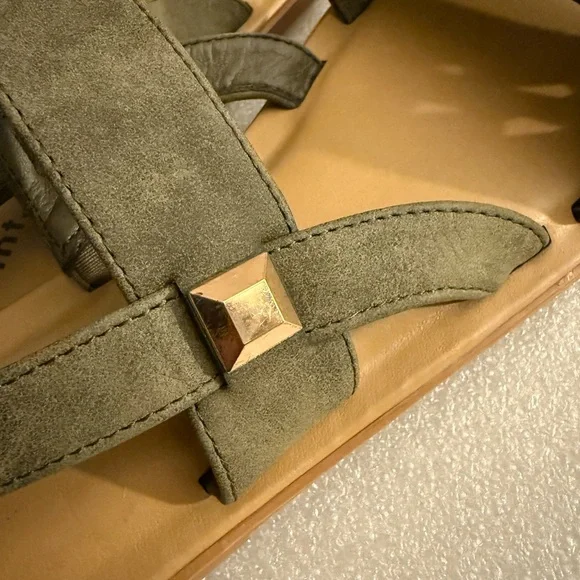 OLIVE GREEN Strappy Comfort Sandals - Size 8.5 - Picture 11 of 15